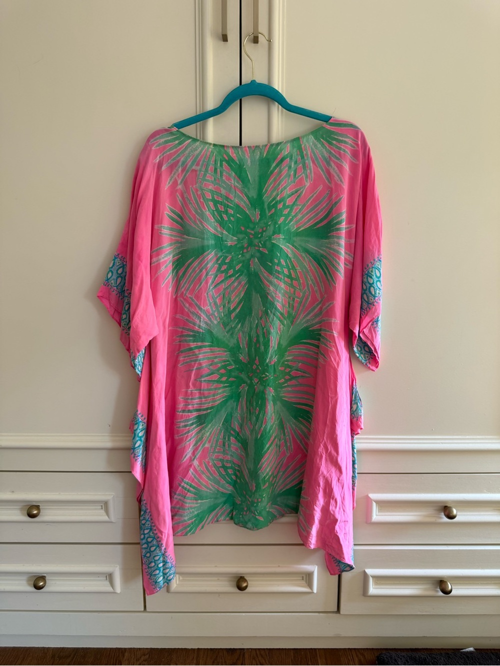 Lilly Pulitzer Julie Silk Caftan in size L with matching 2 piece beach bag - Picture 4 of 11